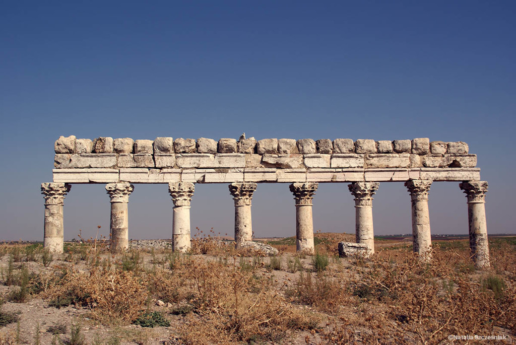 Rzymska kolumnada w Apamei